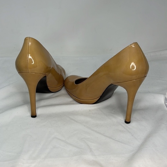Stuart Weitzman Sz 9.5 Nude Platswoon Patent Leather Pumps - Picture 15 of 16